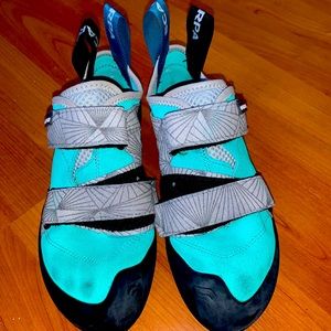 Once worn Scarpa Origin Climbing shoes. EU size 38 1/2 Maldive - Black